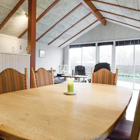 3 Bedroom Amazing In Hejls
