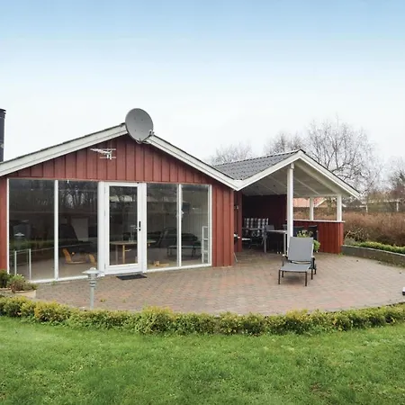 3 Bedroom Amazing In Holiday home