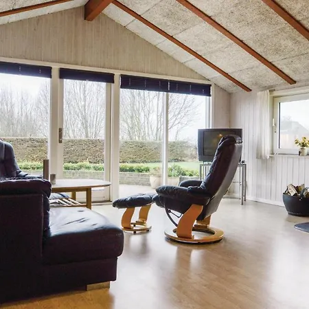 3 Bedroom Front In *