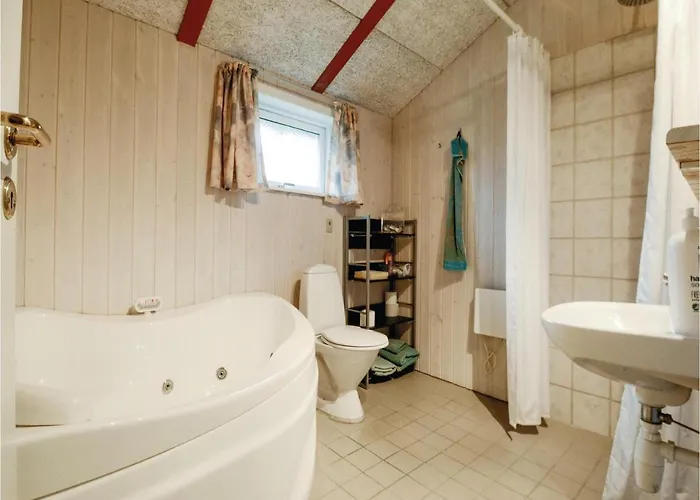 Three-bedroom In * Hejls