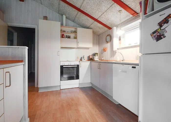 Three-bedroom In Semesterbostad *